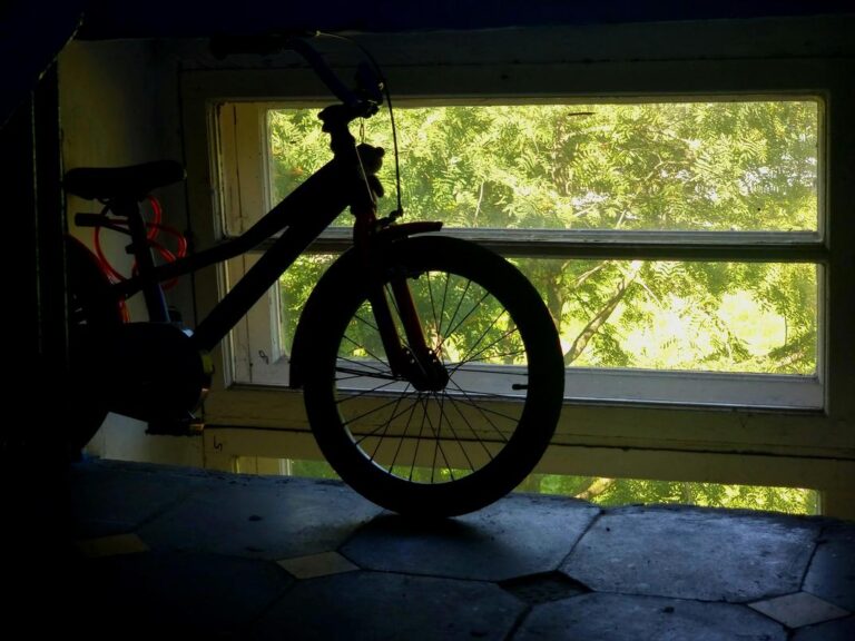 under desk bike fntkech