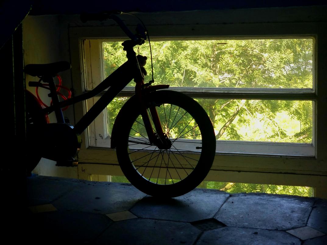 under desk bike fntkech